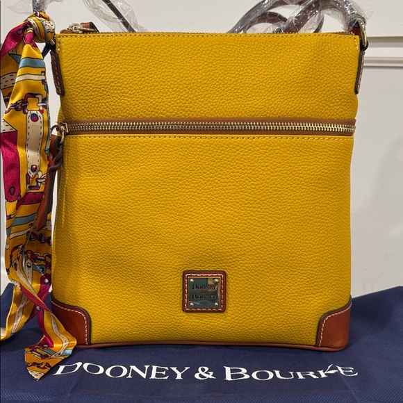 Dooney & Bourke Pebble Grain Mustard Leather Bag Crossbody NWT - Picture 4 of 17